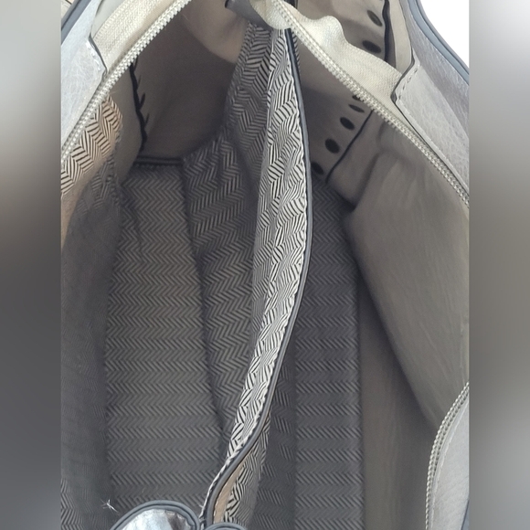 Jen & Co. Bex Gray Distressed Vegan Leather Backpack / Crossbody - Picture 11 of 16